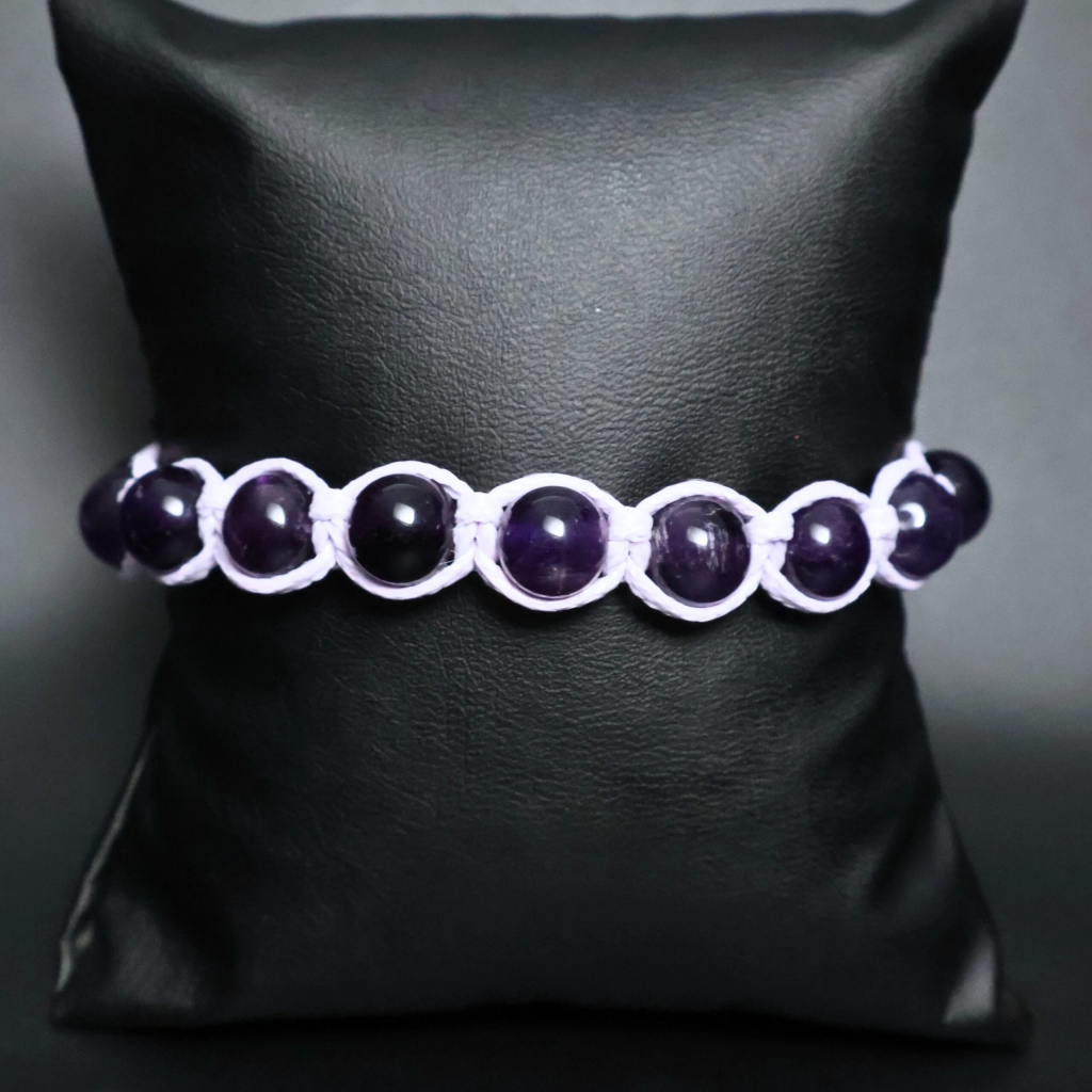 Ametistul: 5 beneficii pentru care sa il alegi 4 Ametistul: 5 beneficii pentru care sa il alegi
https://magiapietrelor.ro/produs/bratara-handmade-cu-ametist-reglabila-sfere-de-8mm/